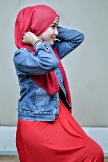 Tutorial Hijab Pashmina Sifon Praktis dan Style Santai 2